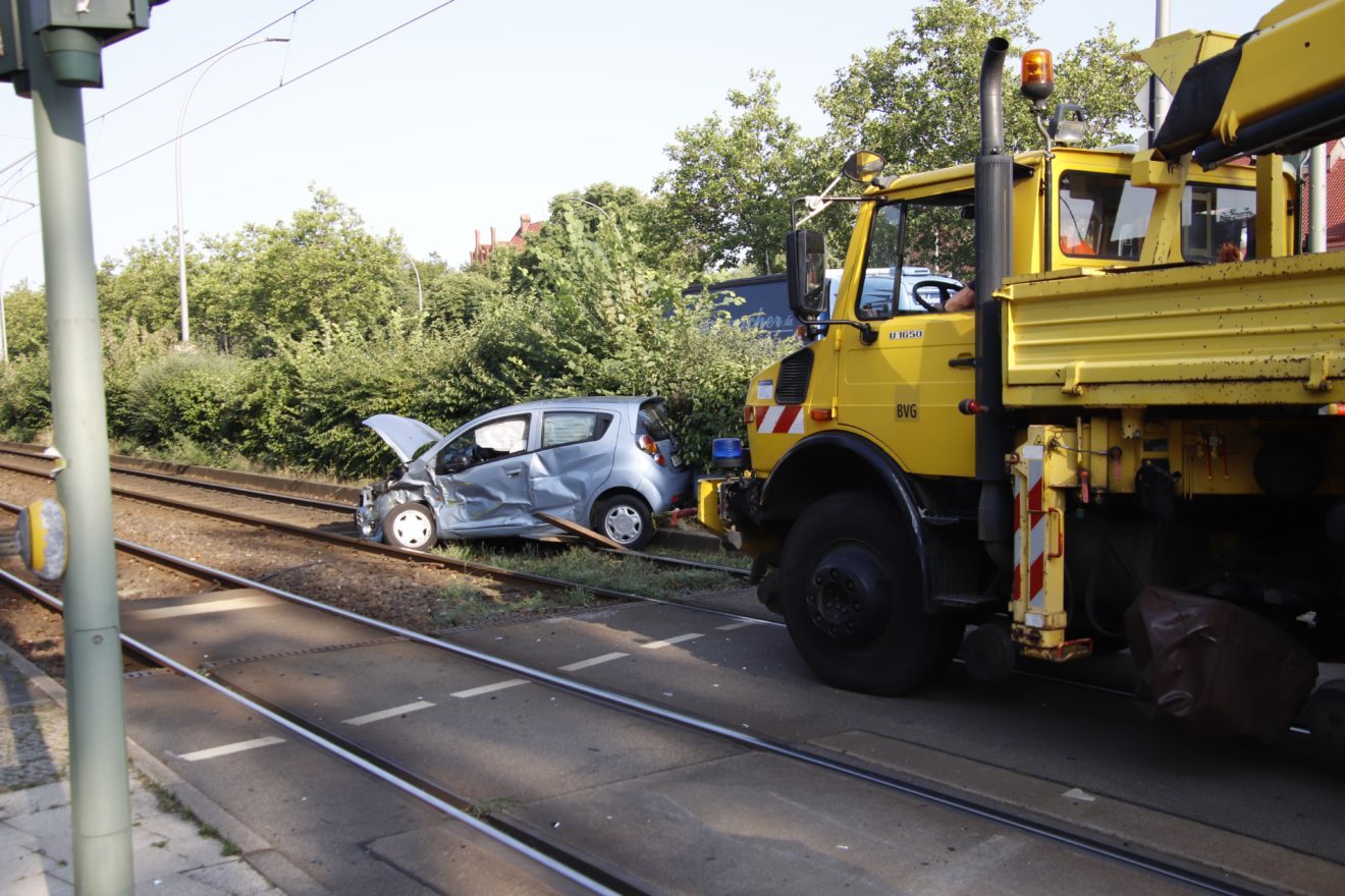 Schwerer Verkehrsunfall In Lichtenberg – Fahrerin Schwer Verletzt ...