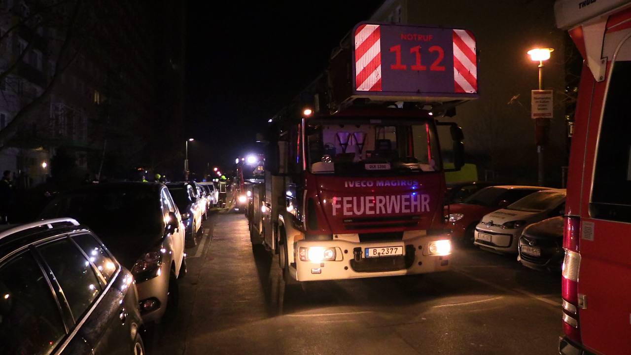 Brandstiftung Vermutet: Feuerwehr Muss Brand In Hochhaus Löschen ...